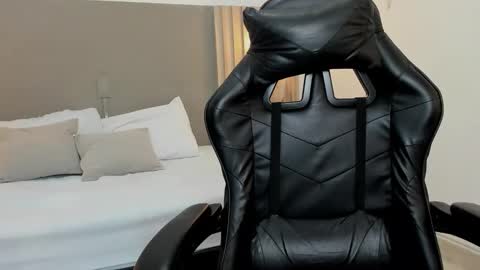 C A R L I N A online show from 10/23/25, 12:15