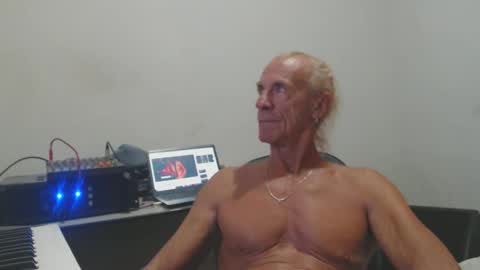 carlos online show from 04/20/26, 11:50