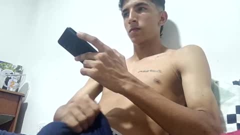 carlos682090 online show from 10/19/25, 04:24