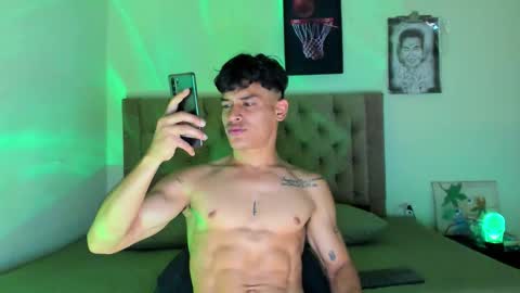 carloshero69 online show from 11/27/25, 01:46