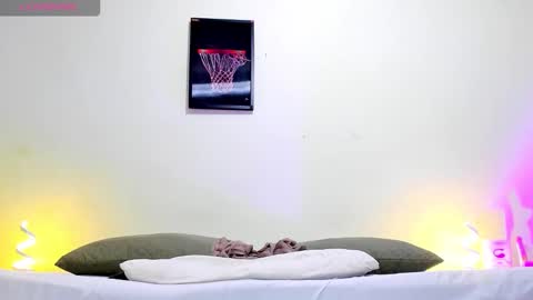 carloshero69 online show from 04/23/26, 04:09