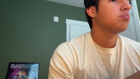 Snapshot of carlosjosecb1 chatting on 09/11/25, 05:02 carlos online show from 09/11/25, 05:02