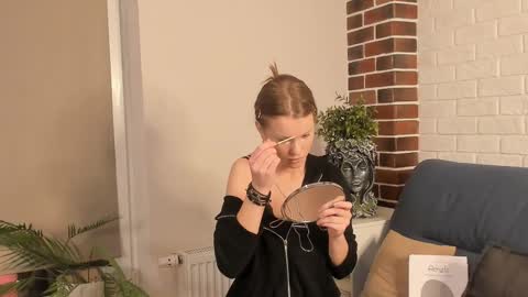 Eva online show from 11/27/25, 08:00