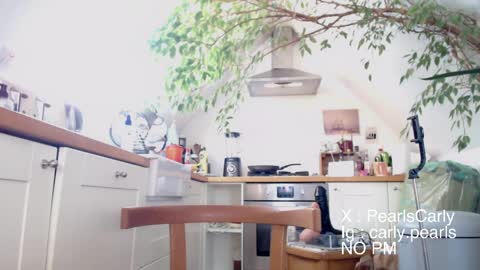 Carly Pearls online show from 04/07/26, 12:16