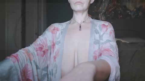 Carly Smiles online show from 12/27/24, 12:39