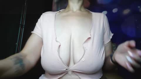 Carly Smiles online show from 10/14/25, 10:05