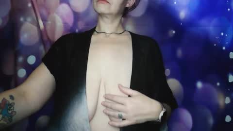 Carly Smiles online show from 11/14/25, 10:58