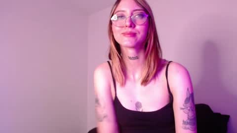 carmennrusso online show from 03/07/25, 01:20