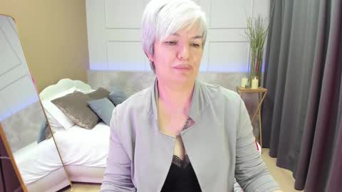 Carmen online show from 02/12/25, 01:09