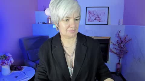 Carmen online show from 09/19/25, 09:04