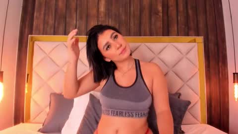 caro_giraldo_ online show from 11/27/25, 12:07