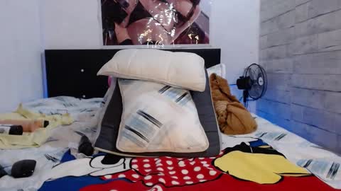 Snapshot of caro_milf_ chatting on 02/21/25, 06:40 Caro milf  online show from 02/21/25, 06:40
