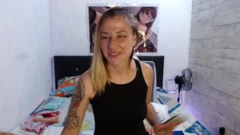 Snapshot of caro_milf_ chatting on 02/26/25, 04:14 Caro milf  online show from 02/26/25, 04:14