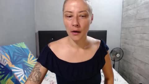 Snapshot of caro_milf_ chatting on 09/11/25, 07:03 Caro milf  online show from 09/11/25, 07:03