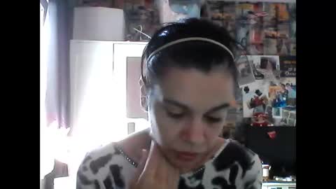 Snapshot of caroisback chatting on 09/29/25, 01:49 caroisback online show from 09/29/25, 01:49