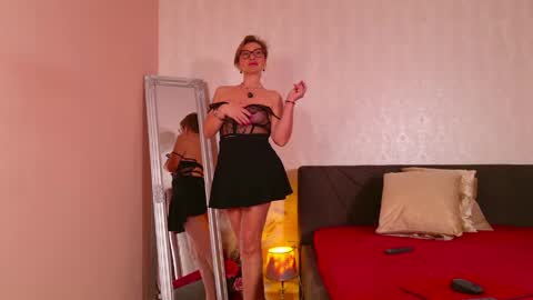 CaroJhones online show from 05/06/26, 04:52