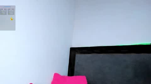 Snapshot of carol100597 chatting on 10/21/25, 02:12 karol online show from 10/21/25, 02:12