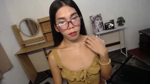 Snapshot of carol_linaxxx chatting on 12/20/24, 11:10 Carolina online show from 12/20/24, 11:10