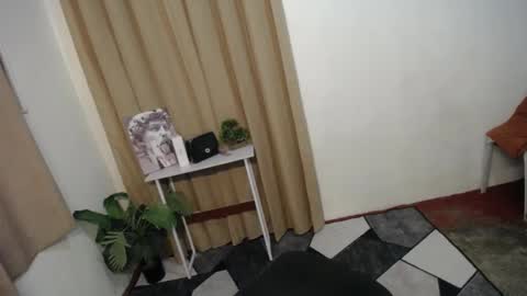 Snapshot of carol_linaxxx chatting on 01/06/25, 05:38 Carolina online show from 01/06/25, 05:38