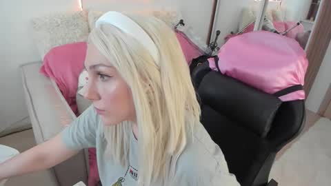 carol_may_ online show from 02/11/26, 09:47