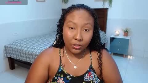 Snapshot of caroldelatorre chatting on 10/06/25, 07:33 Carol de la torre online show from 10/06/25, 07:33