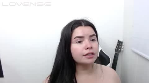 Snapshot of carolina_lee12 chatting on 11/02/25, 02:25 carolina online show from 11/02/25, 02:25