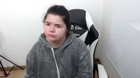 Snapshot of carolina_lee12 chatting on 04/07/26, 05:08 carolina online show from 04/07/26, 05:08