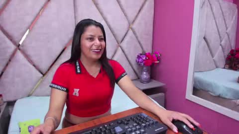 Snapshot of carolina_suarez_ chatting on 10/16/25, 02:34 carolina suarez online show from 10/16/25, 02:34