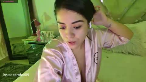 Snapshot of carolinafox_ chatting on 04/26/26, 03:26 caroline online show from 04/26/26, 03:26