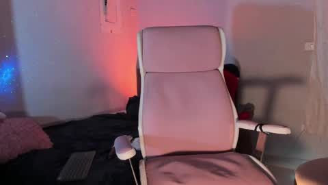 Snapshot of carolinarossees chatting on 02/26/25, 02:26 CARO  online show from 02/26/25, 02:26