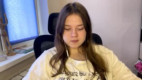 carolindueno online show from 03/06/26, 07:38