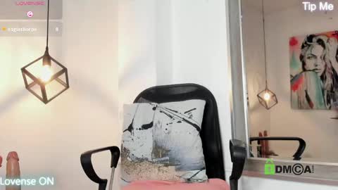 Snapshot of caroline_daring chatting on 04/25/26, 01:41 caroline daring online show from 04/25/26, 01:41