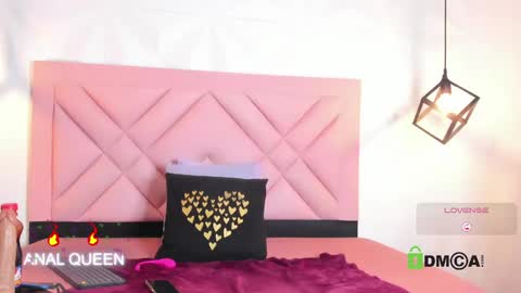 Snapshot of caroline_daring chatting on 05/02/26, 01:05 caroline daring online show from 05/02/26, 01:05