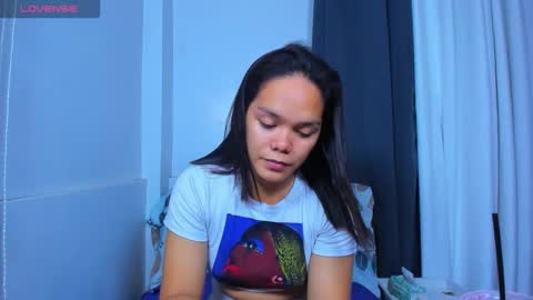 caroline_east online show from 10/28/25, 05:59