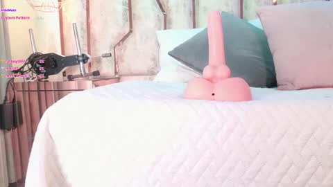 Snapshot of caroline_palmerr chatting on 12/22/25, 03:14 Carolina online show from 12/22/25, 03:14