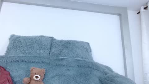 caroline online show from 03/06/25, 07:43