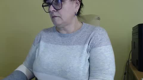 CarolineDream  online show from 09/22/25, 12:18