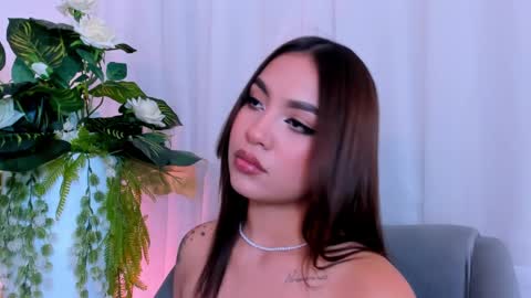 Snapshot of carolineegarcia chatting on 02/05/25, 02:05 CarolineeGarcia online show from 02/05/25, 02:05