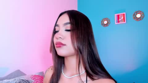 Snapshot of carolineegarcia chatting on 02/12/25, 04:44 CarolineeGarcia online show from 02/12/25, 04:44