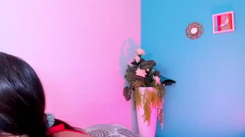 Snapshot of carolineegarcia chatting on 02/13/25, 05:01 CarolineeGarcia online show from 02/13/25, 05:01