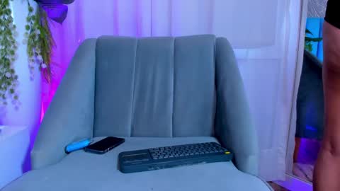 Snapshot of carolineegarcia chatting on 02/14/25, 12:25 CarolineeGarcia online show from 02/14/25, 12:25