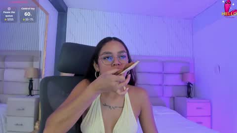 Caroline online show from 04/01/26, 01:41