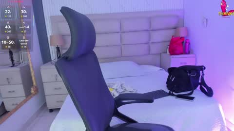 Caroline online show from 04/19/26, 12:26