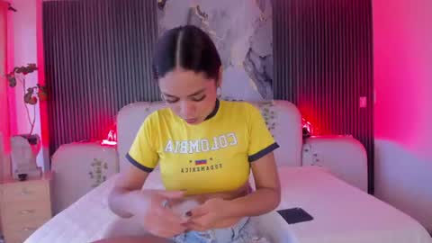 Snapshot of carolinefyre chatting on 06/27/26, 05:29 Caroline online show from 06/27/26, 05:29
