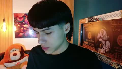 Snapshot of carolinejesh chatting on 05/29/26, 12:03 carolinejesh online show from 05/29/26, 12:03