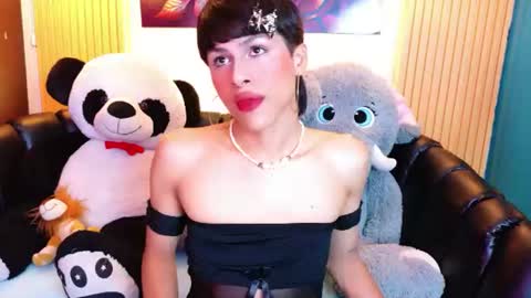 Snapshot of carolinejesh chatting on 08/05/26, 12:08 carolinejesh online show from 08/05/26, 12:08