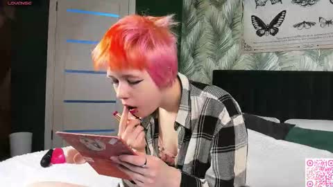 CarolineRichter online show from 11/23/25, 02:44