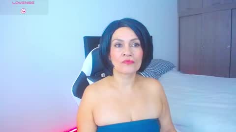 CarolinneFiotti online show from 11/03/25, 01:56