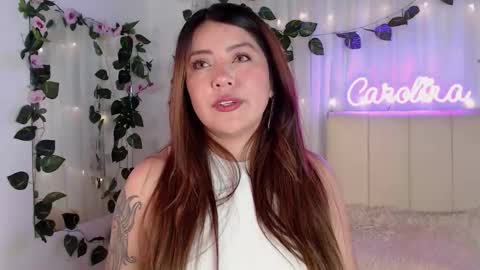 Snapshot of caromartiinnez chatting on 10/24/25, 06:59    online show from 10/24/25, 06:59
