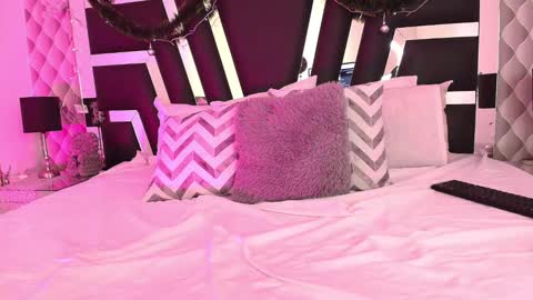 Caro Gmez  online show from 12/18/24, 04:17